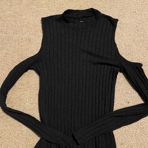 Black shoulder cut out long sleeve